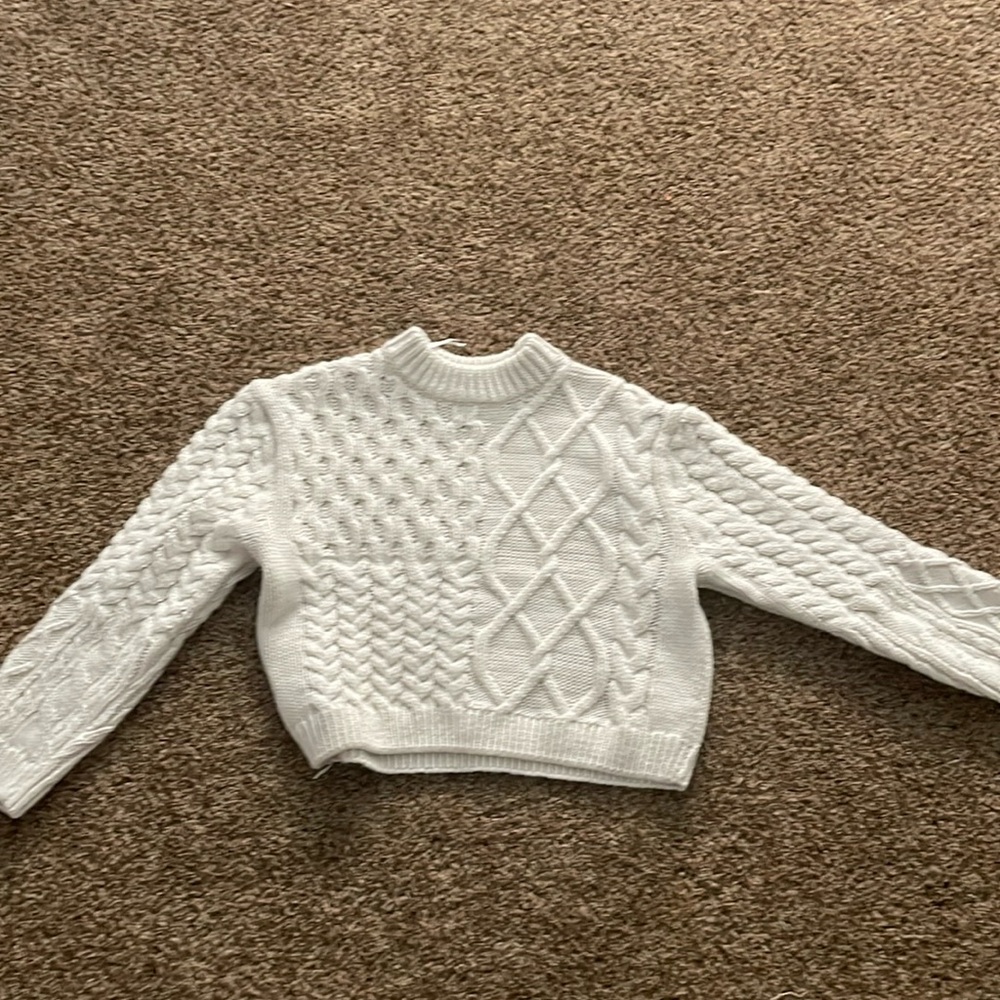 Very heavy and warm white sweater